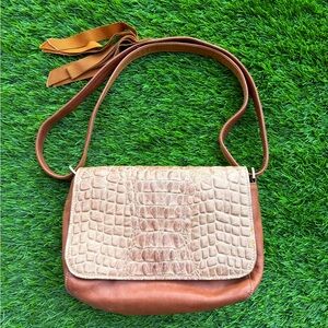 Clare V Rare Croc Embossed Crossbody Midi Sac